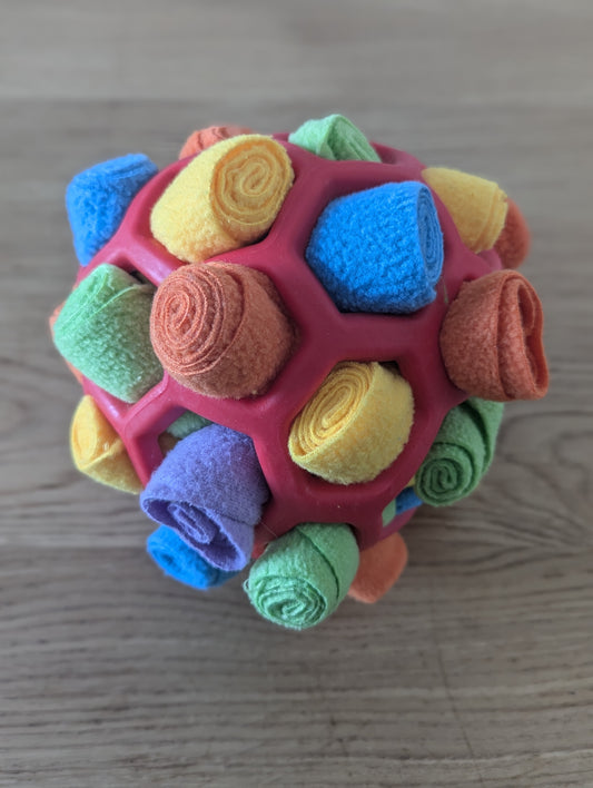 Cage snuffle ball