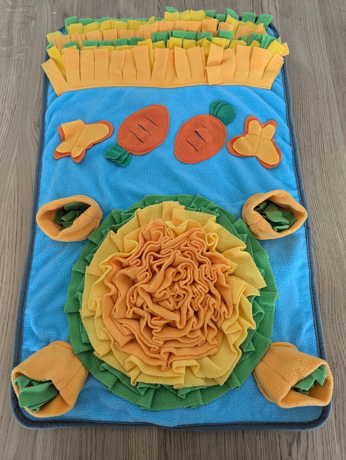 Carrot snuffle mat